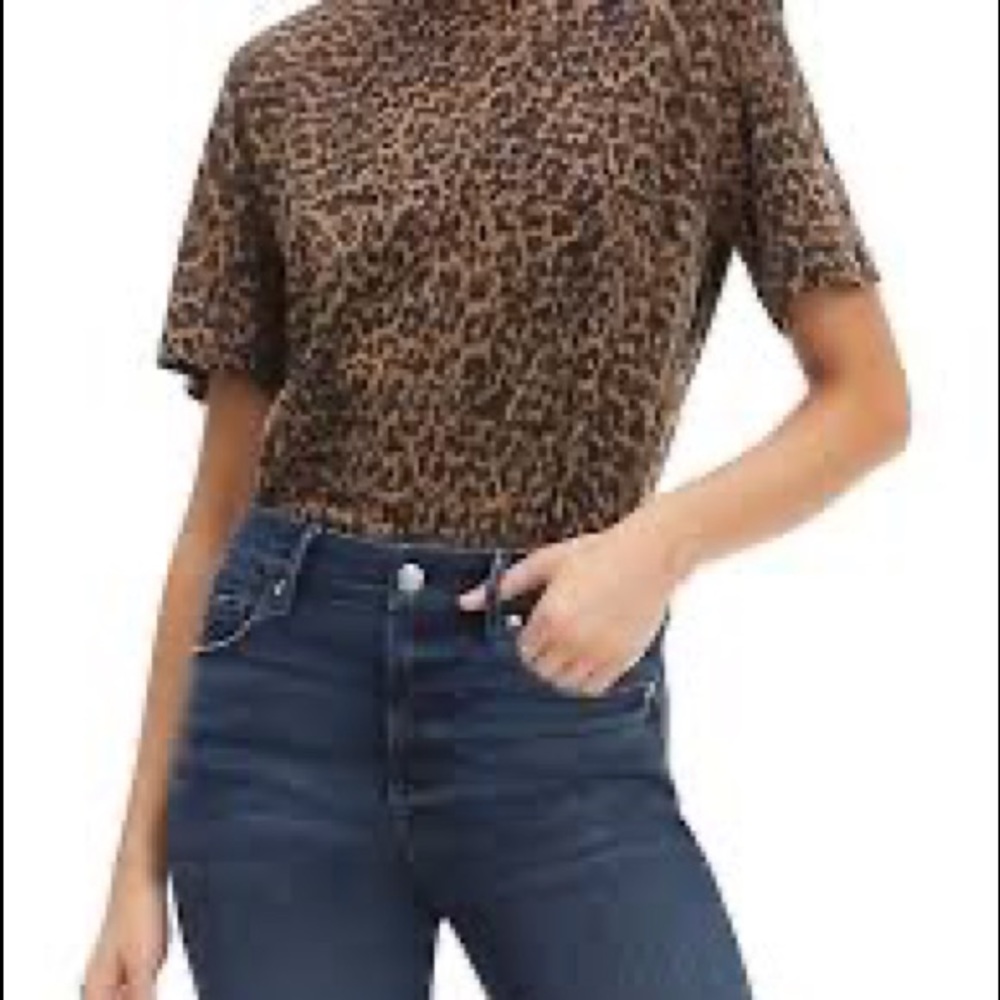 Good American Strong Shoulder Tee NWT size 1
